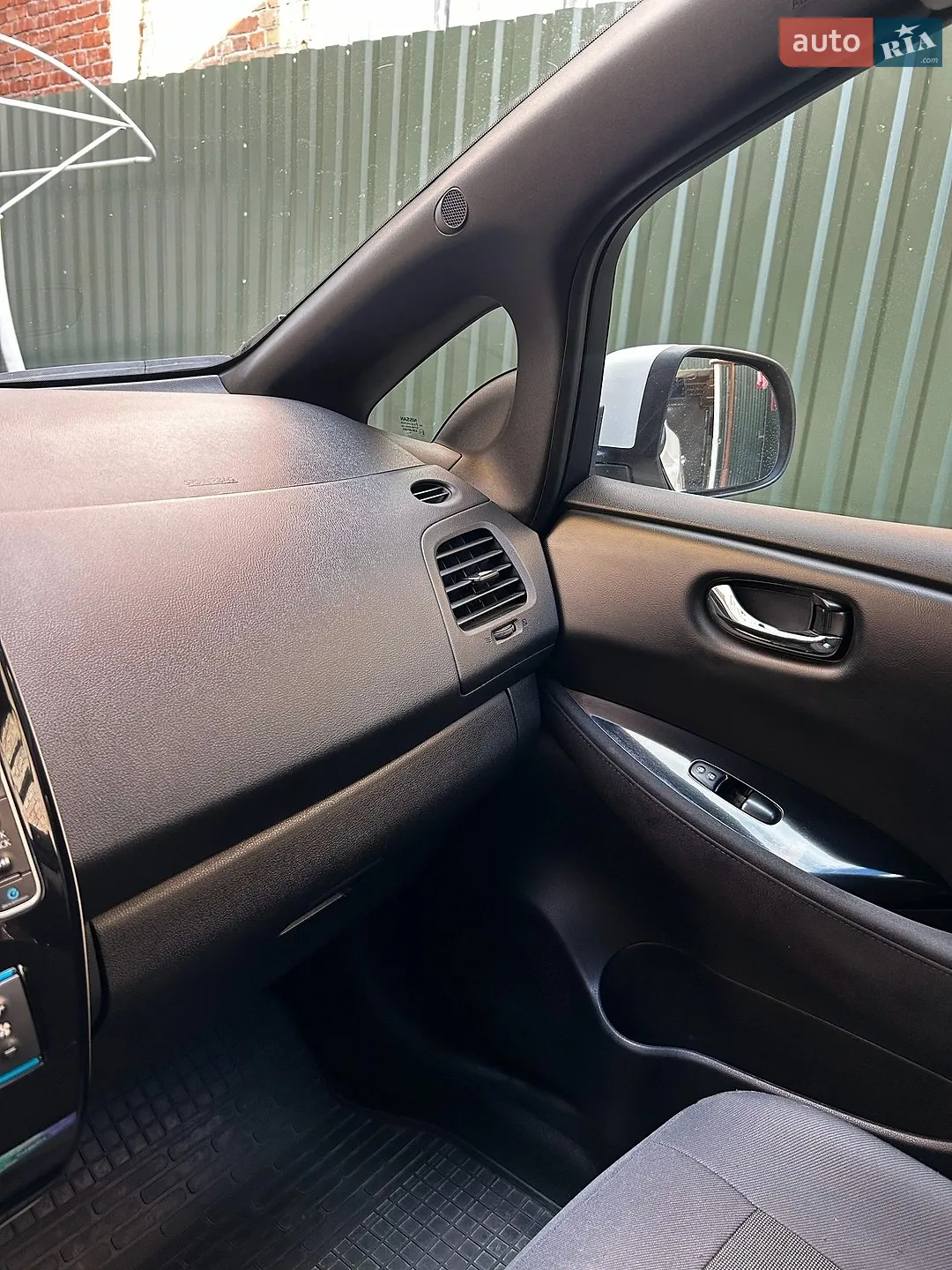 2015 Nissan Leaf - мініатюра 14