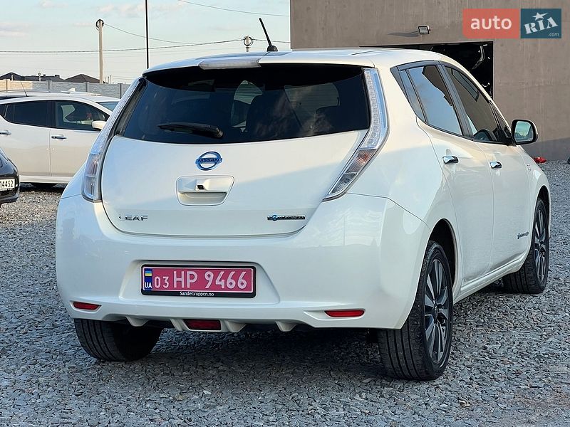 Хэтчбек Nissan Leaf 2015 в Ровно