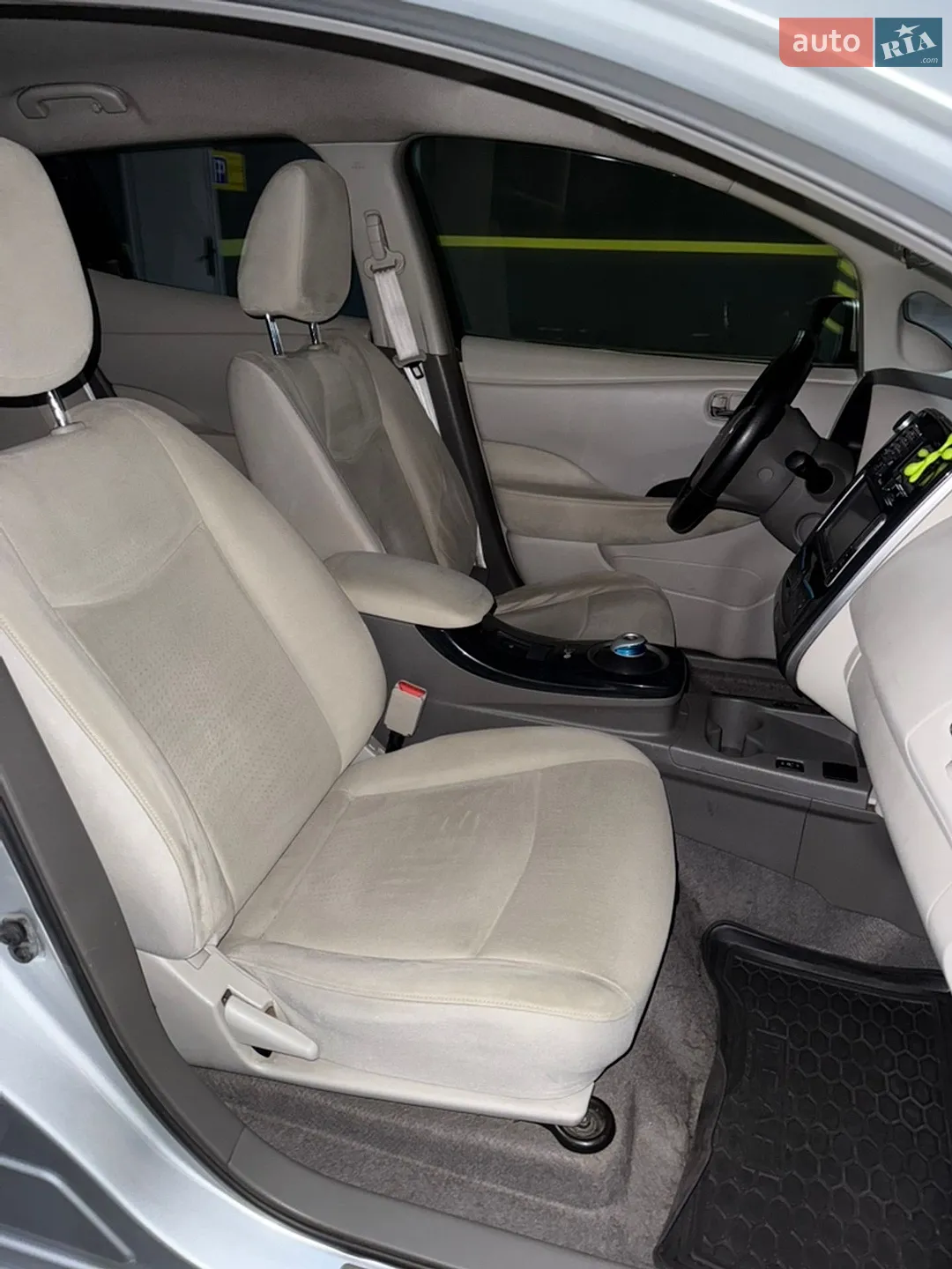 2011 Nissan Leaf - мініатюра 13