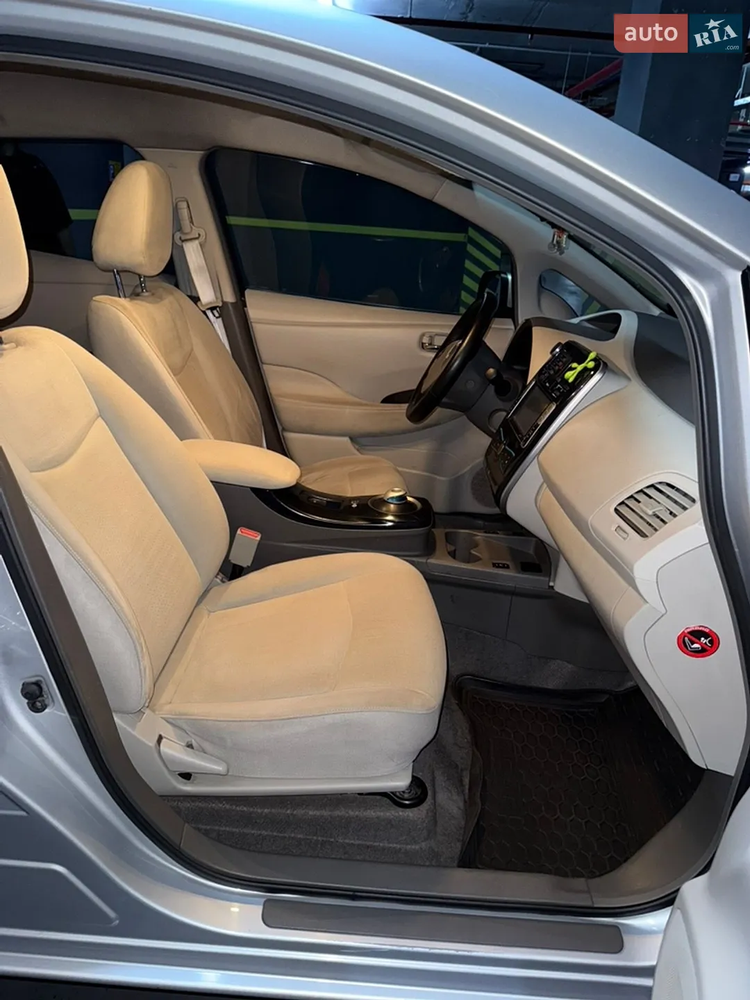 2011 Nissan Leaf - мініатюра 16