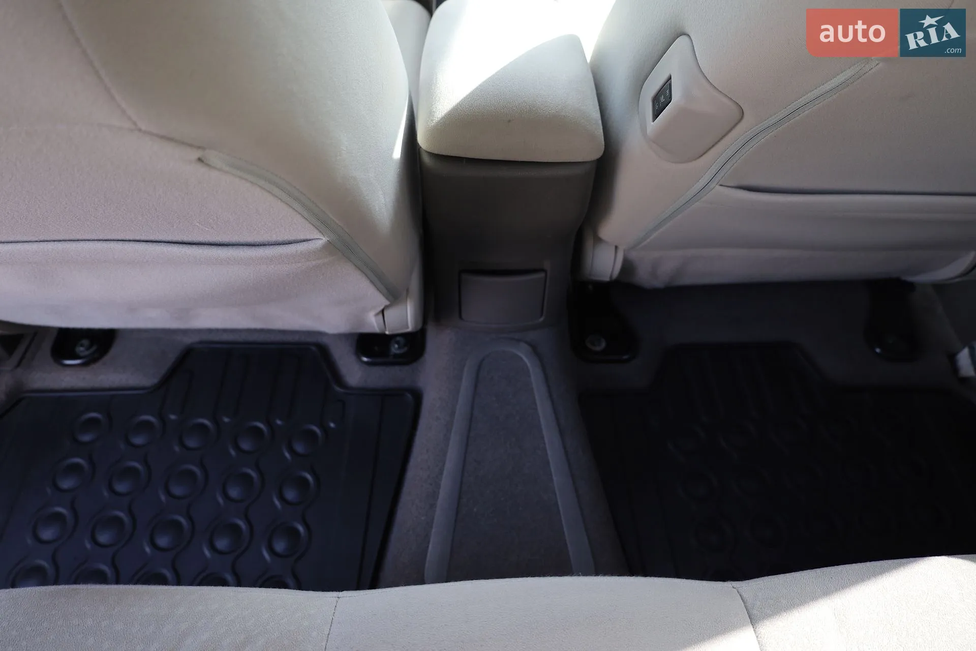 2011 Nissan Leaf - мініатюра 47