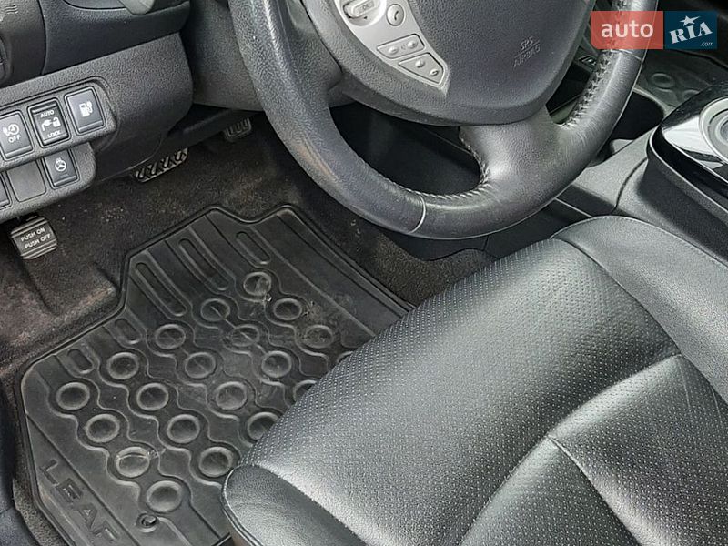 Хэтчбек Nissan Leaf 2016 в Луцке