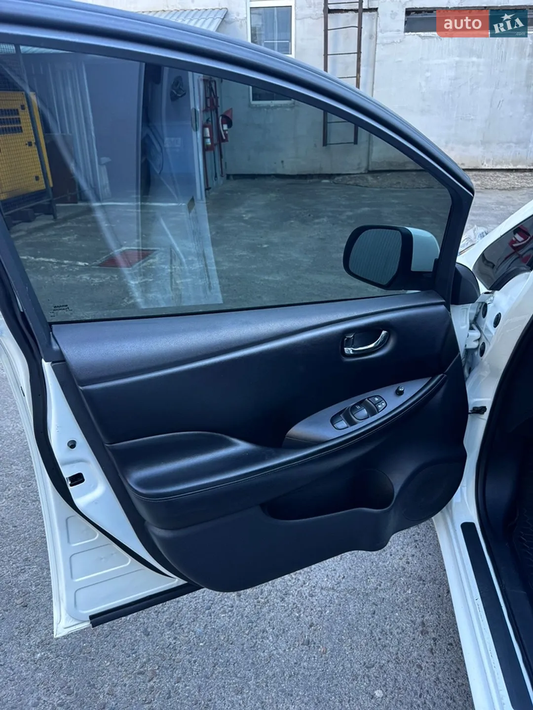 2016 Nissan Leaf - мініатюра 12