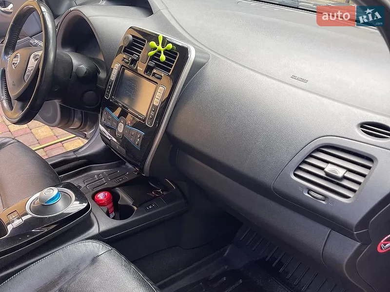 Nissan Leaf 2015 VIN SJNFAAZE0U6039400 фото оголошення 11 з 43