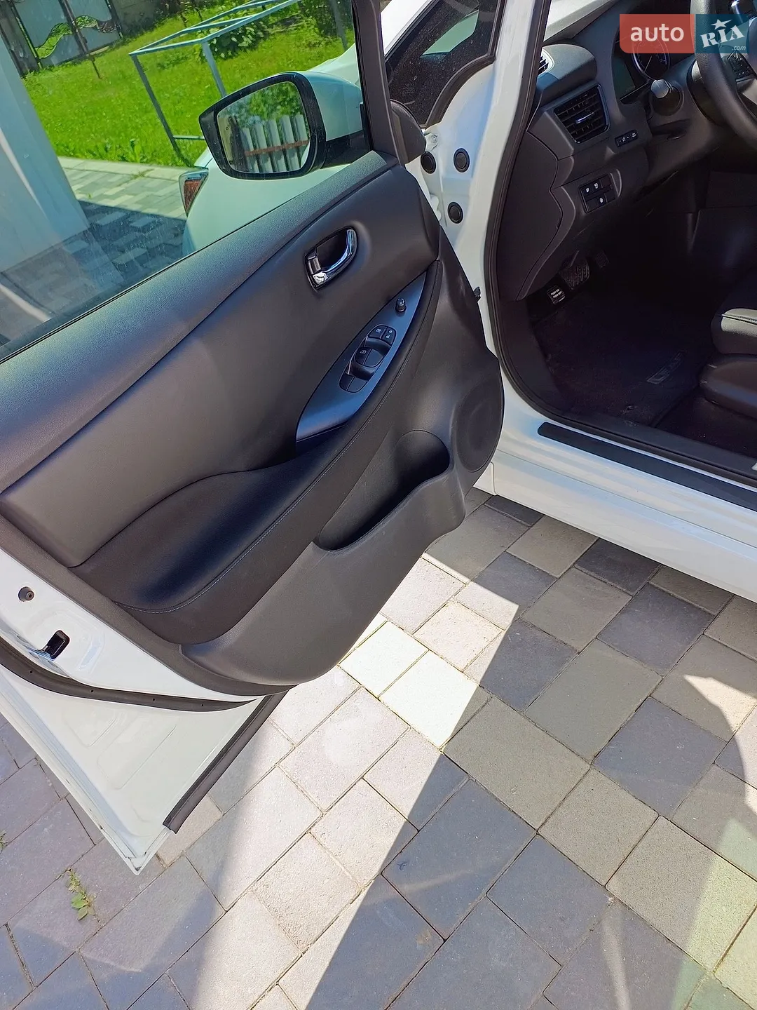 2022 Nissan Leaf - мініатюра 11