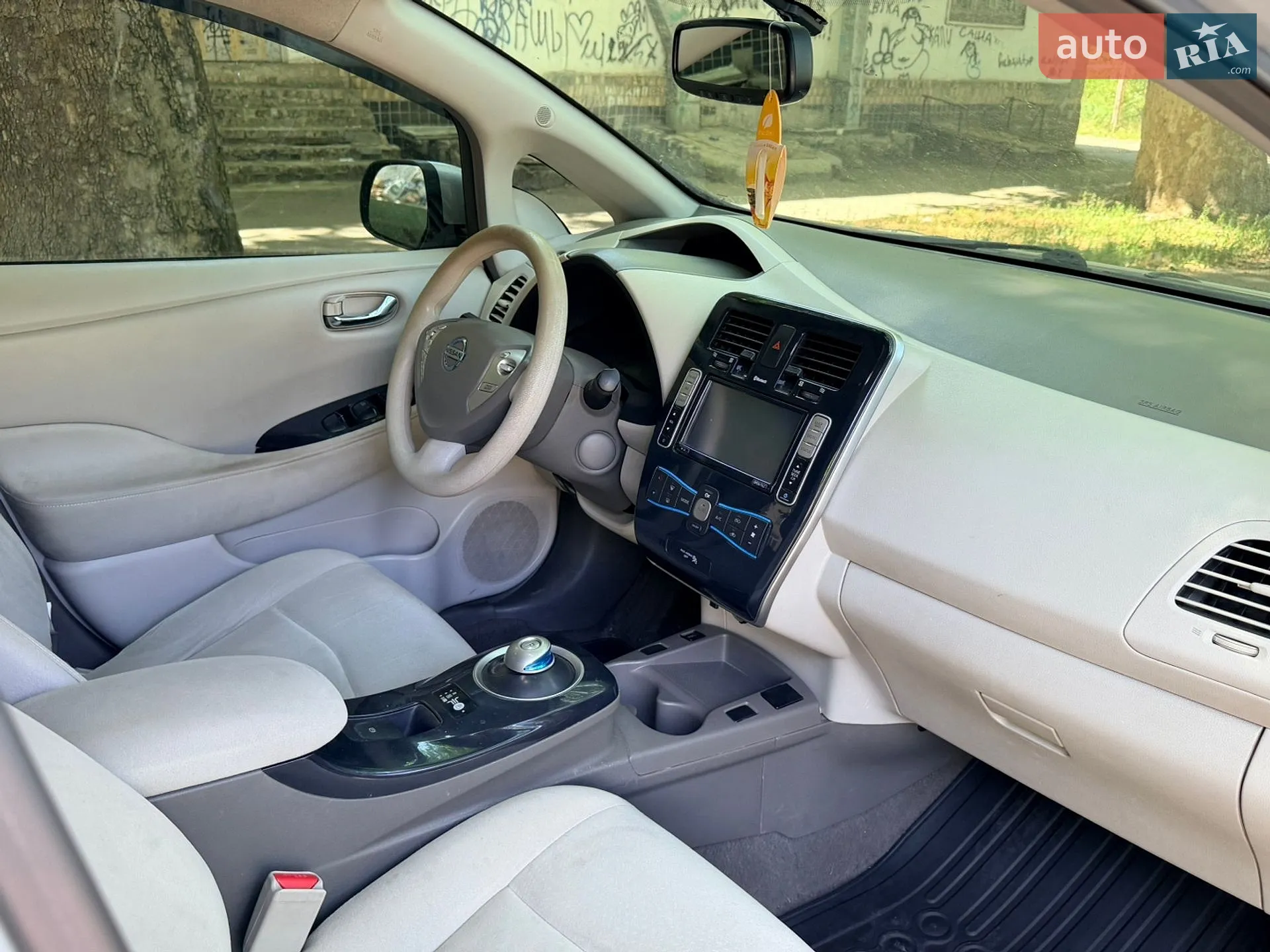 2010 Nissan Leaf - мініатюра 15