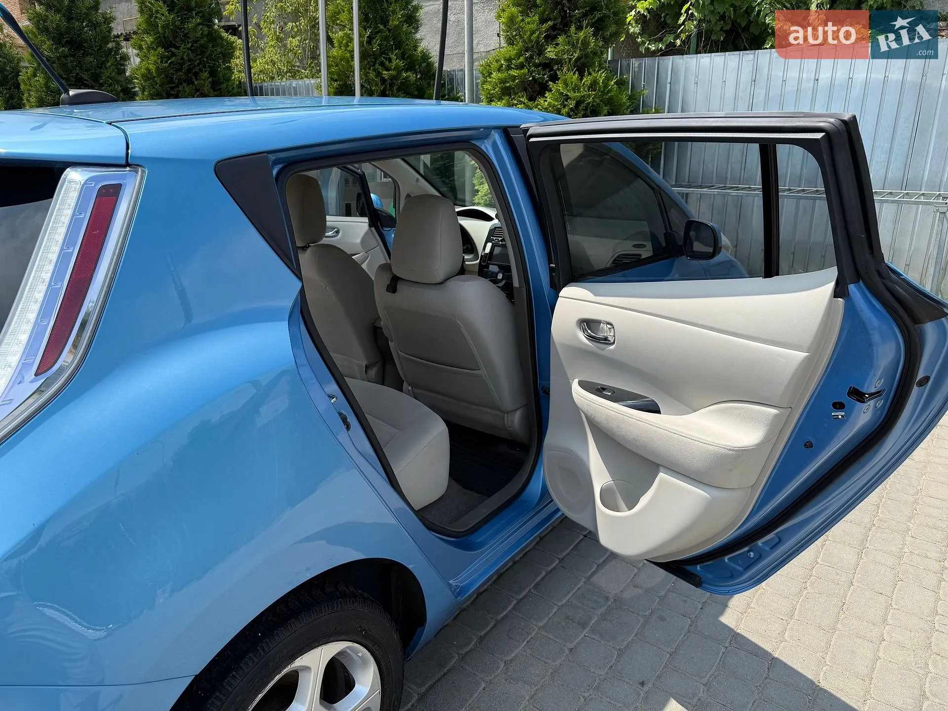 2012 Nissan Leaf - мініатюра 28