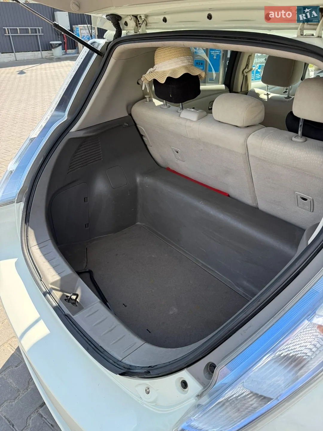 2010 Nissan Leaf - мініатюра 17