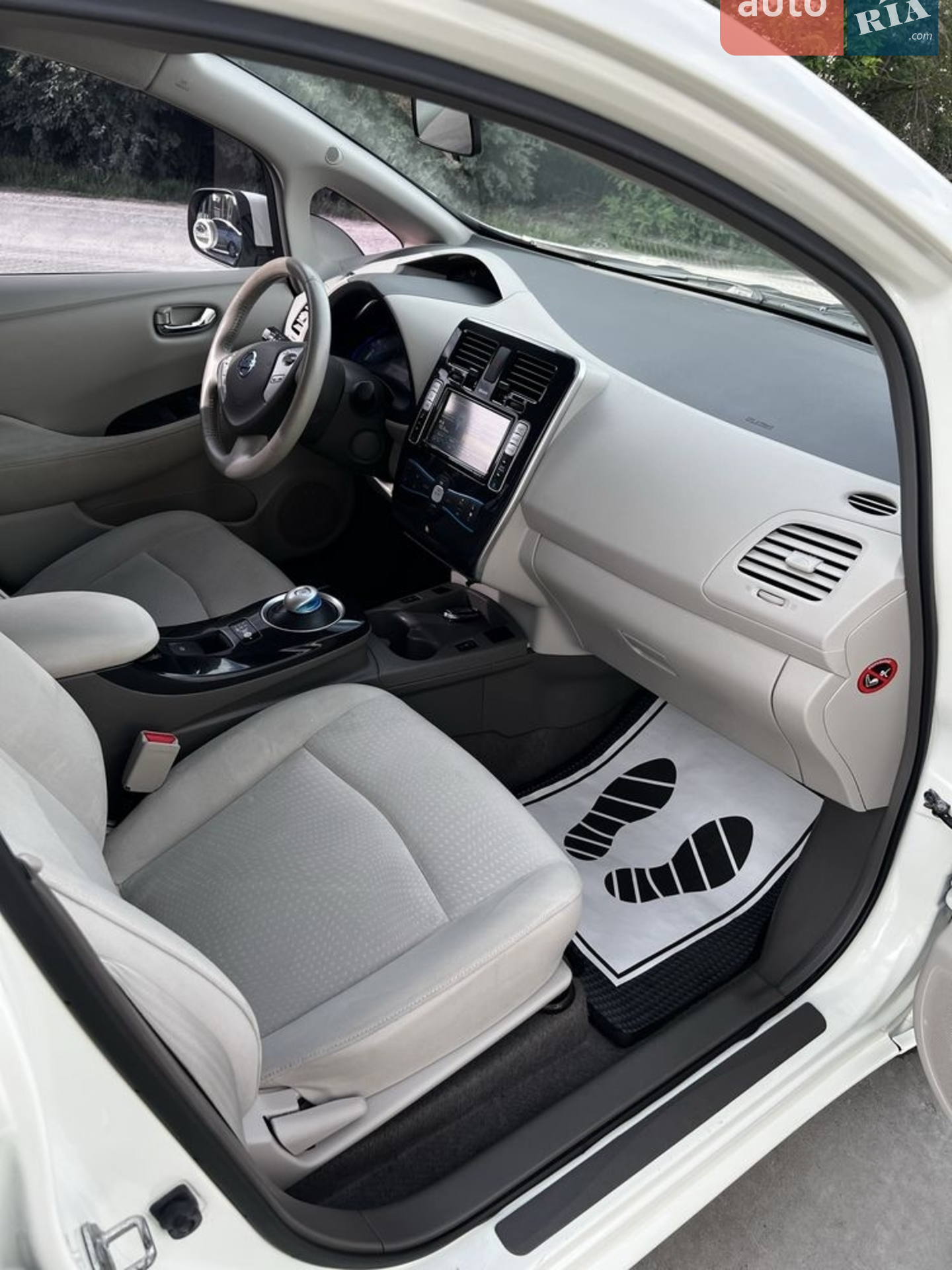 2012 Nissan Leaf - мініатюра 16