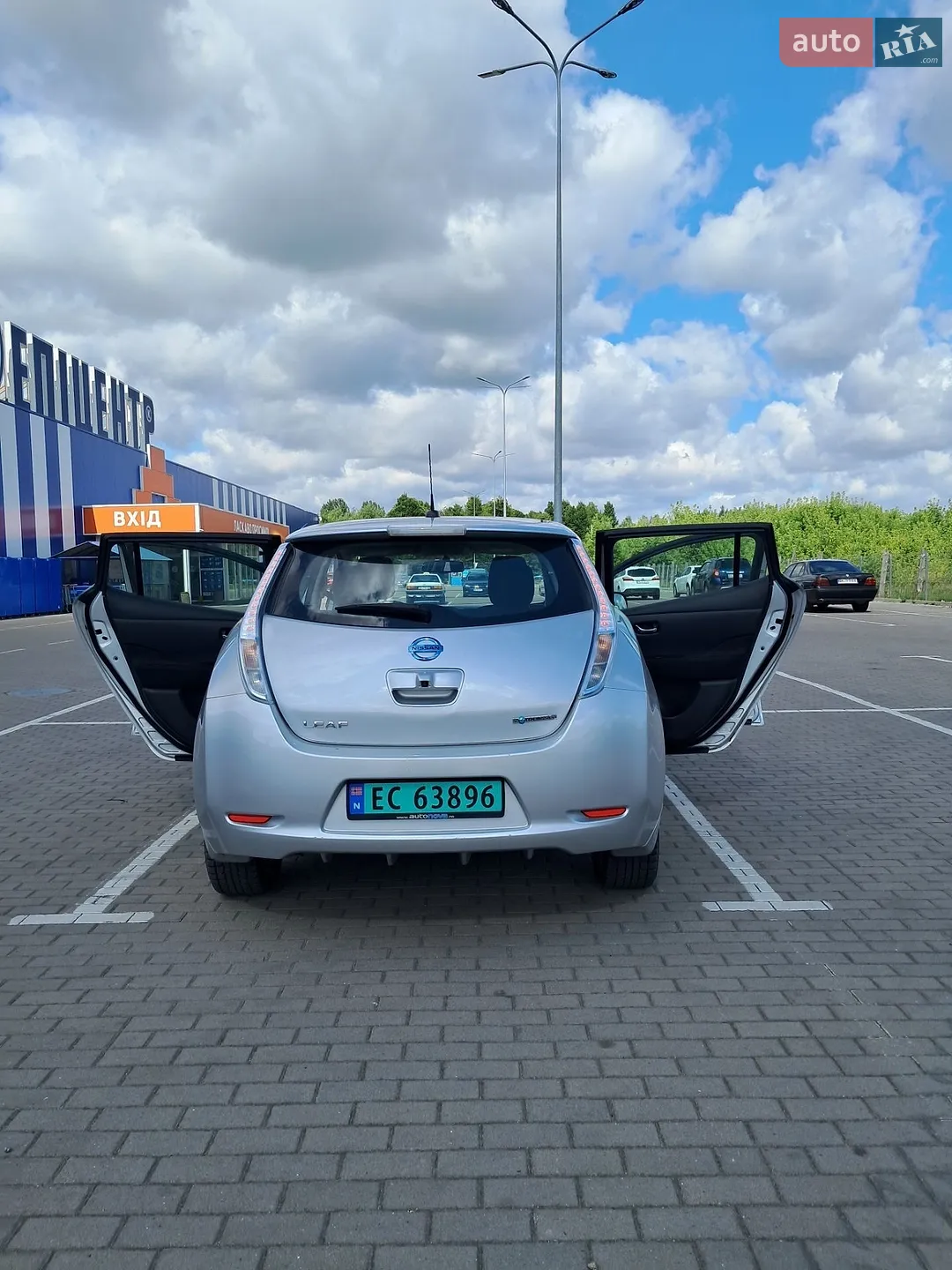 2014 Nissan Leaf - мініатюра 5