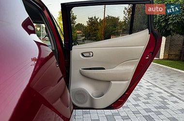 Хэтчбек Nissan Leaf 2012 в Запорожье