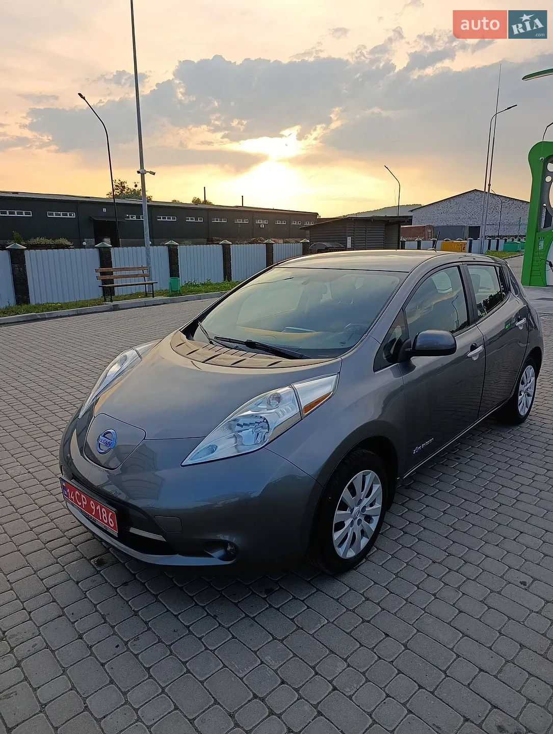 2015 Nissan Leaf - мініатюра 2