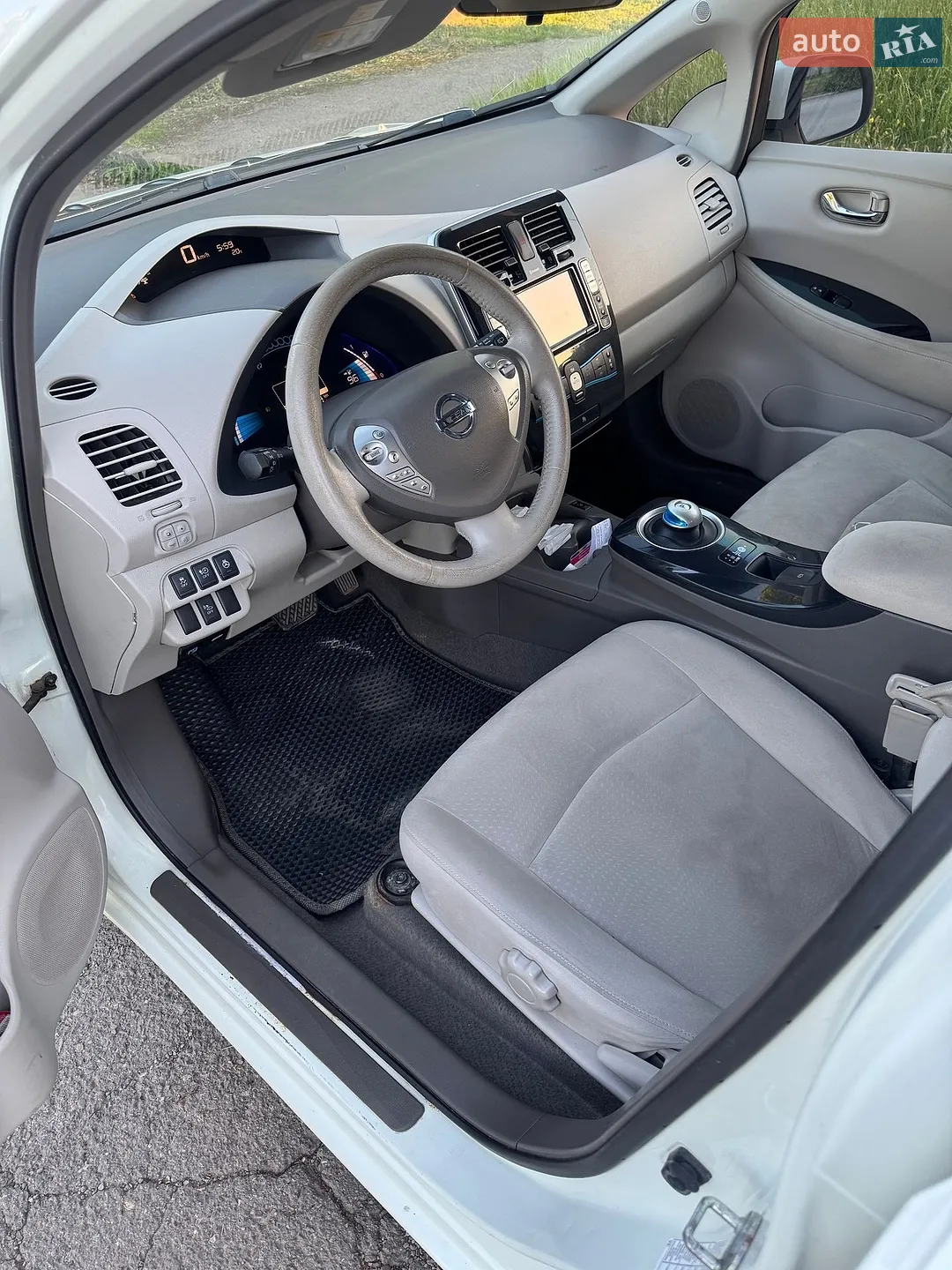 2011 Nissan Leaf - мініатюра 14