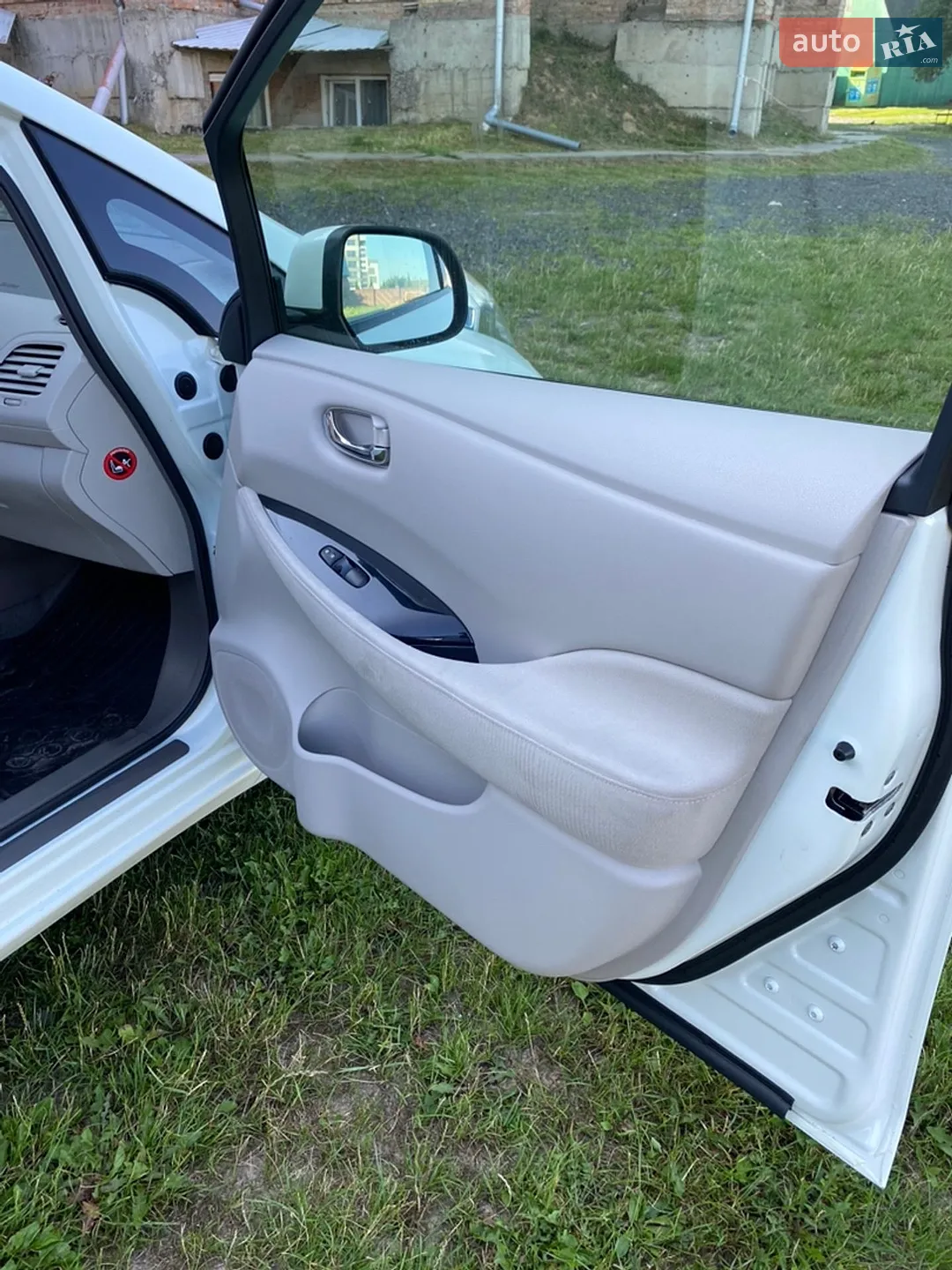 2012 Nissan Leaf - мініатюра 25