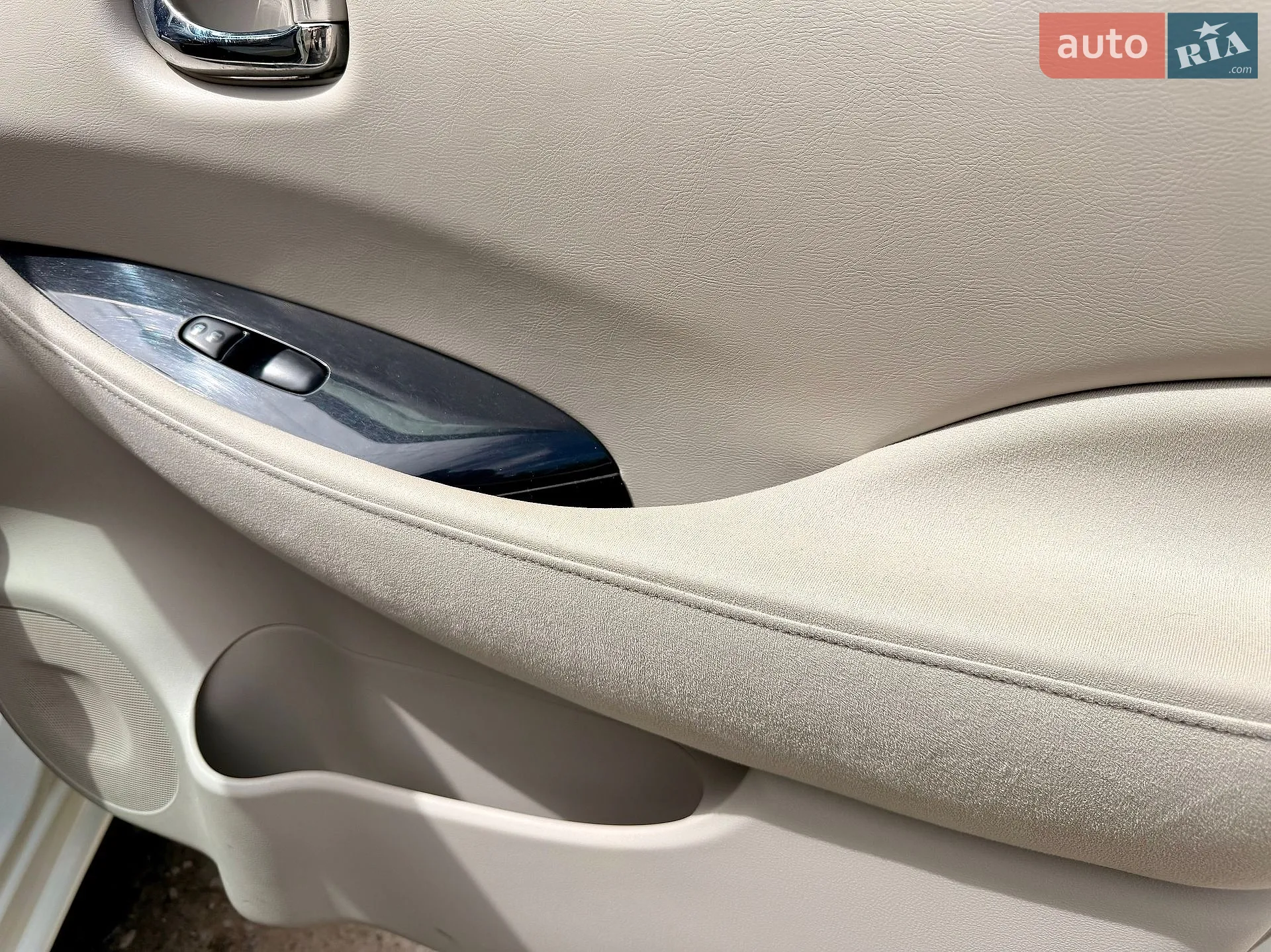 2011 Nissan Leaf - мініатюра 34