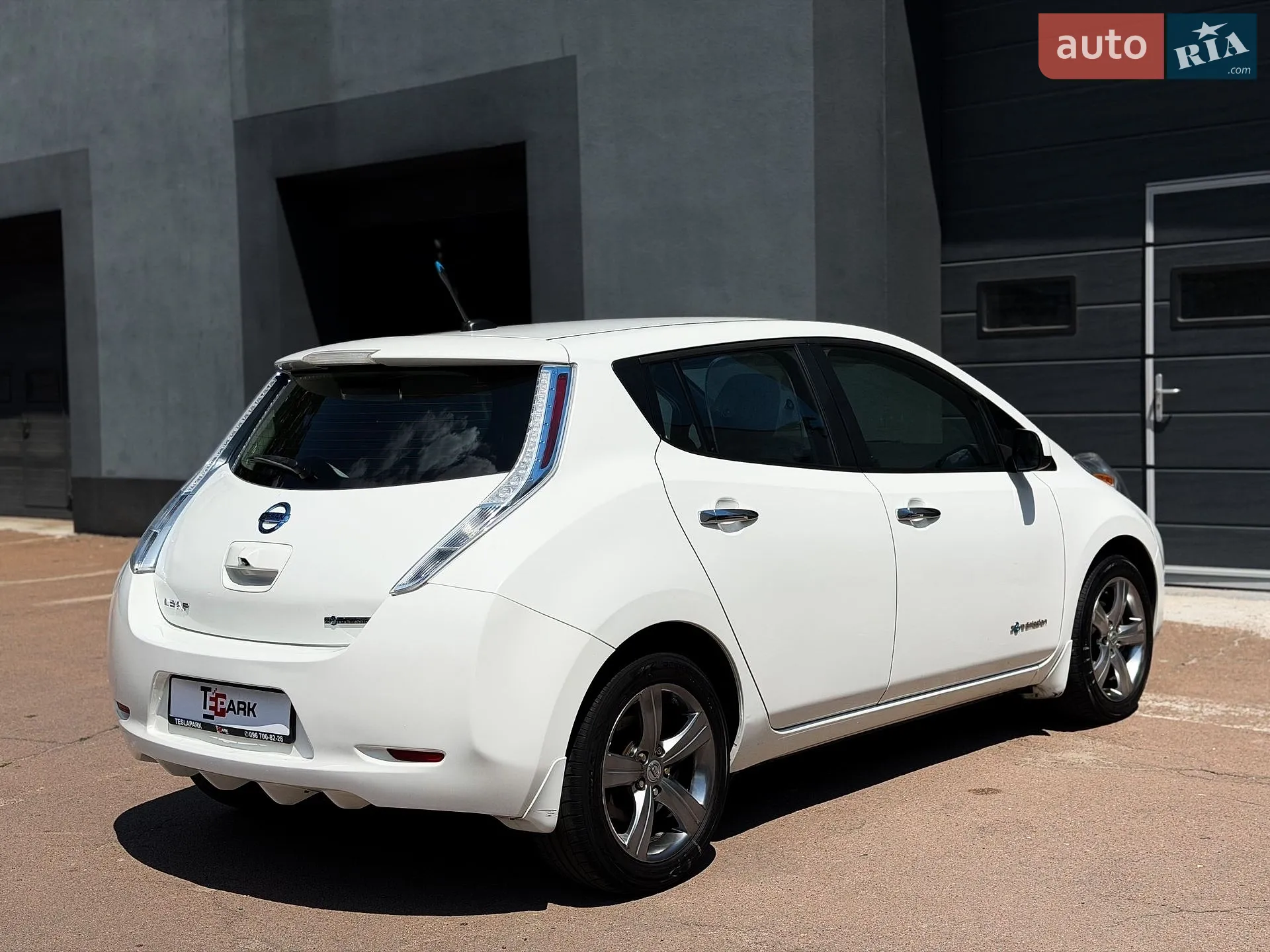 2013 Nissan Leaf - мініатюра 10