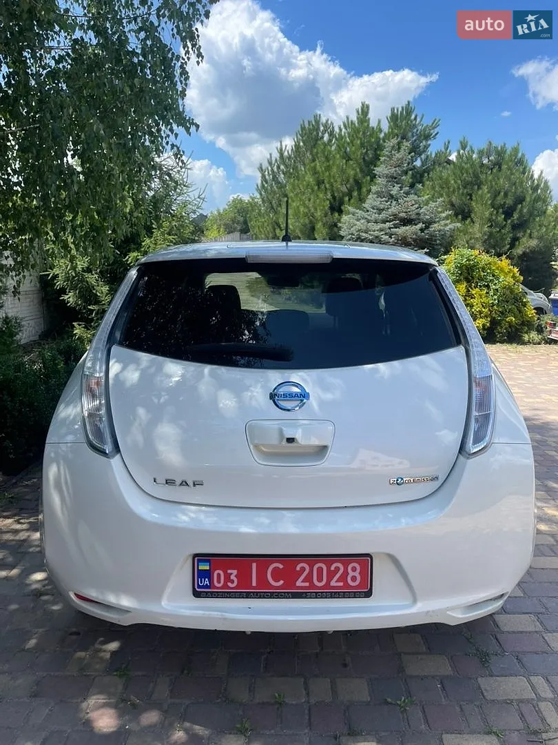 2015 Nissan Leaf - мініатюра 11