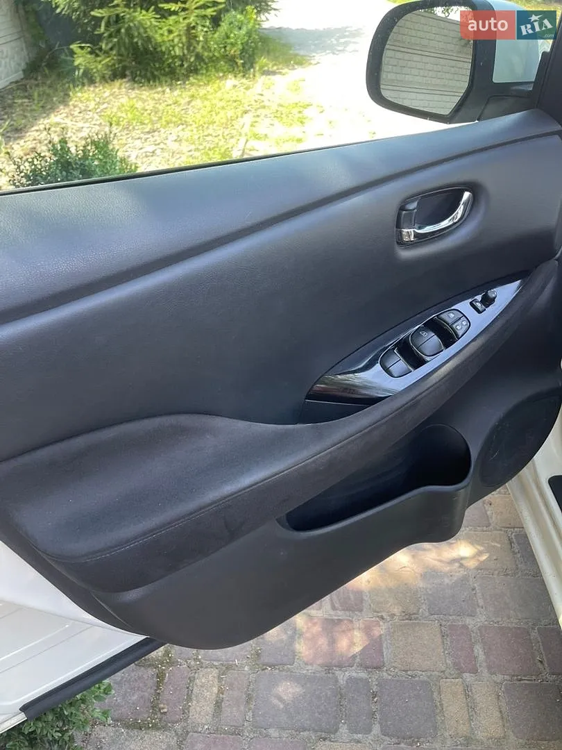 2015 Nissan Leaf - мініатюра 16
