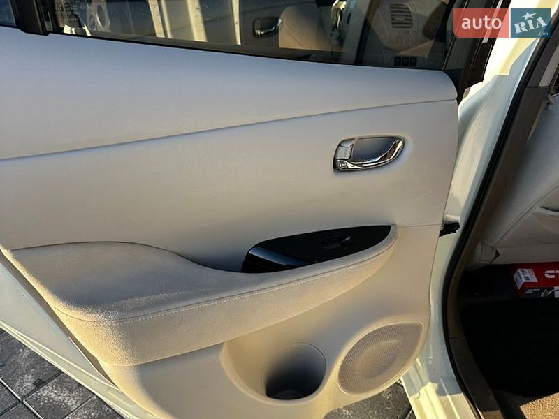 Хетчбек Nissan Leaf 2013 в Звягелі