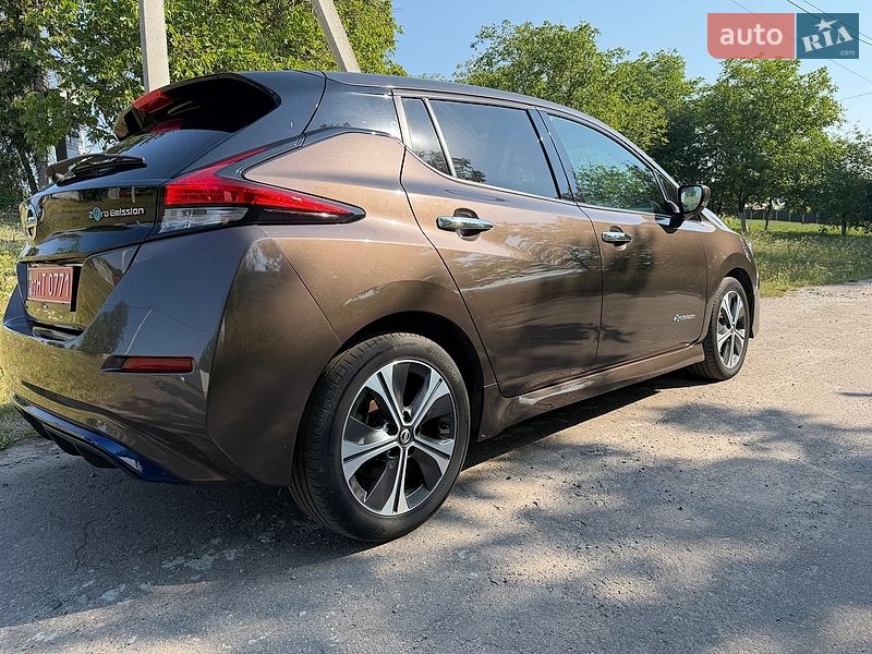 Хэтчбек Nissan Leaf 2018 в Ровно