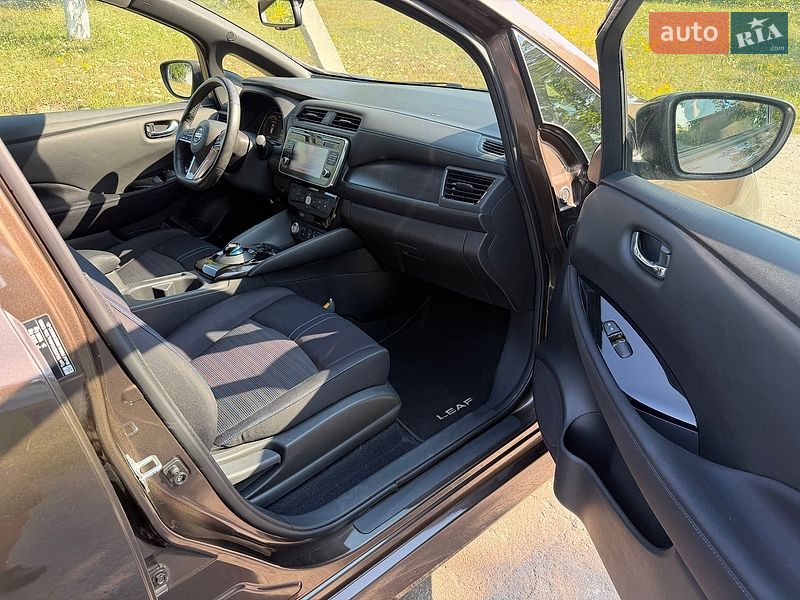 Хэтчбек Nissan Leaf 2018 в Ровно