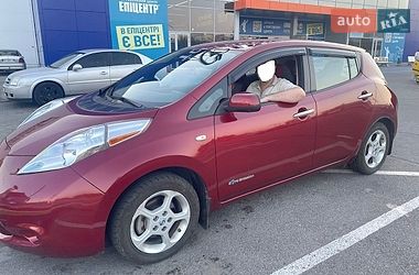 Хэтчбек Nissan Leaf 2013 в Запорожье