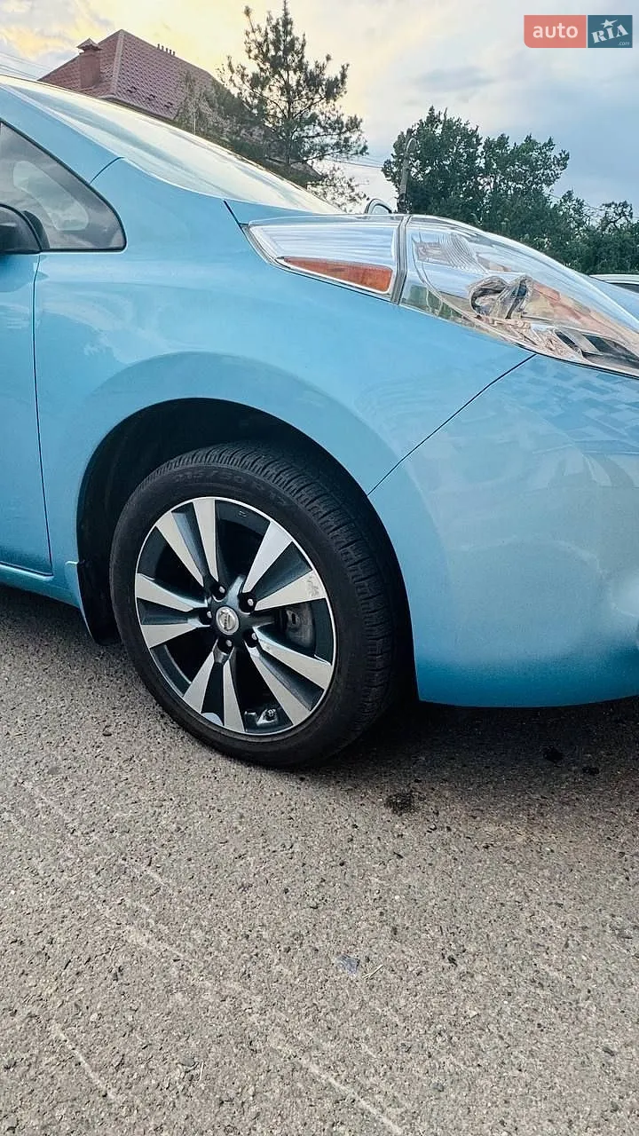 2015 Nissan Leaf - мініатюра 10