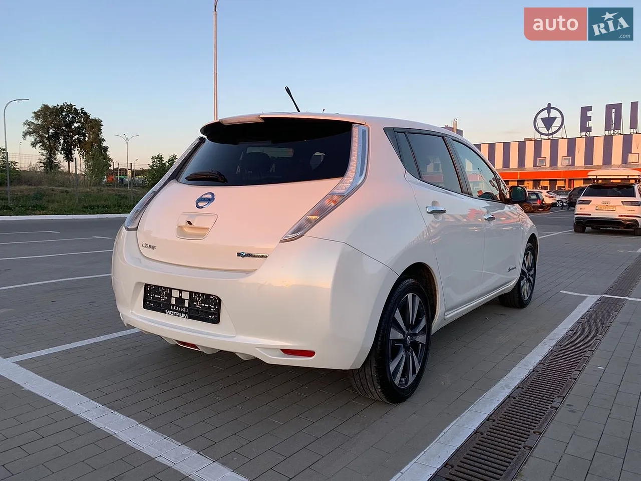 2015 Nissan Leaf - мініатюра 20