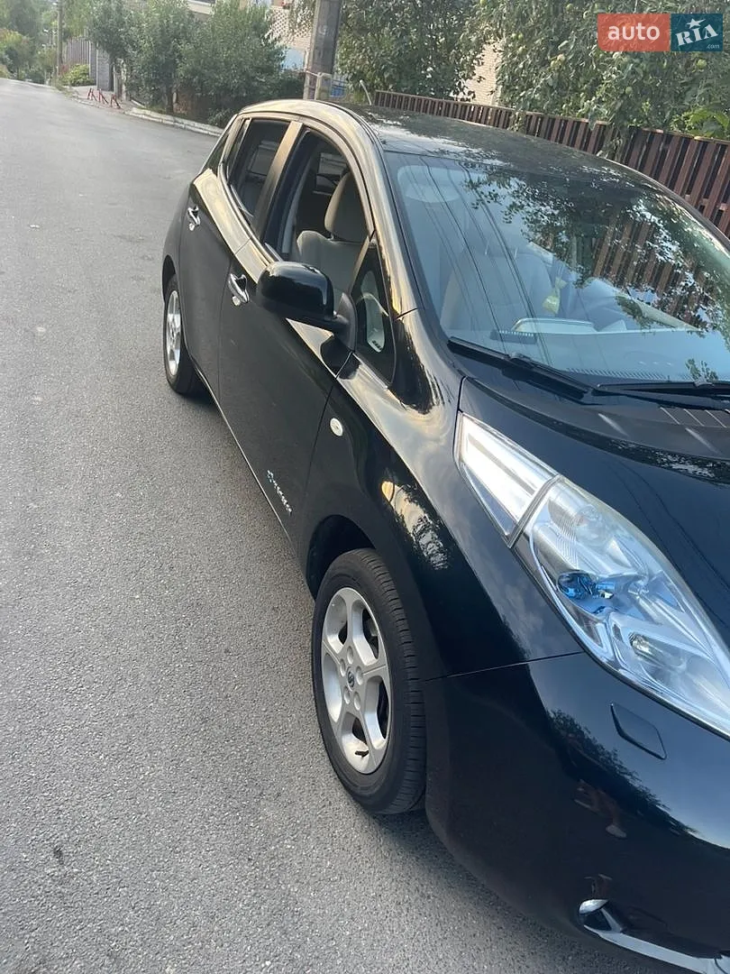 2011 Nissan Leaf - мініатюра 2