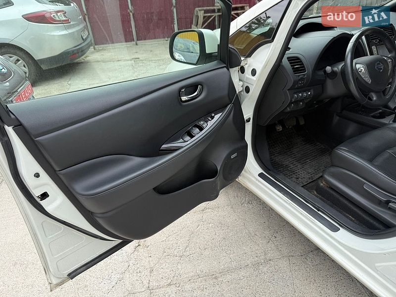 Хэтчбек Nissan Leaf 2014 в Умани
