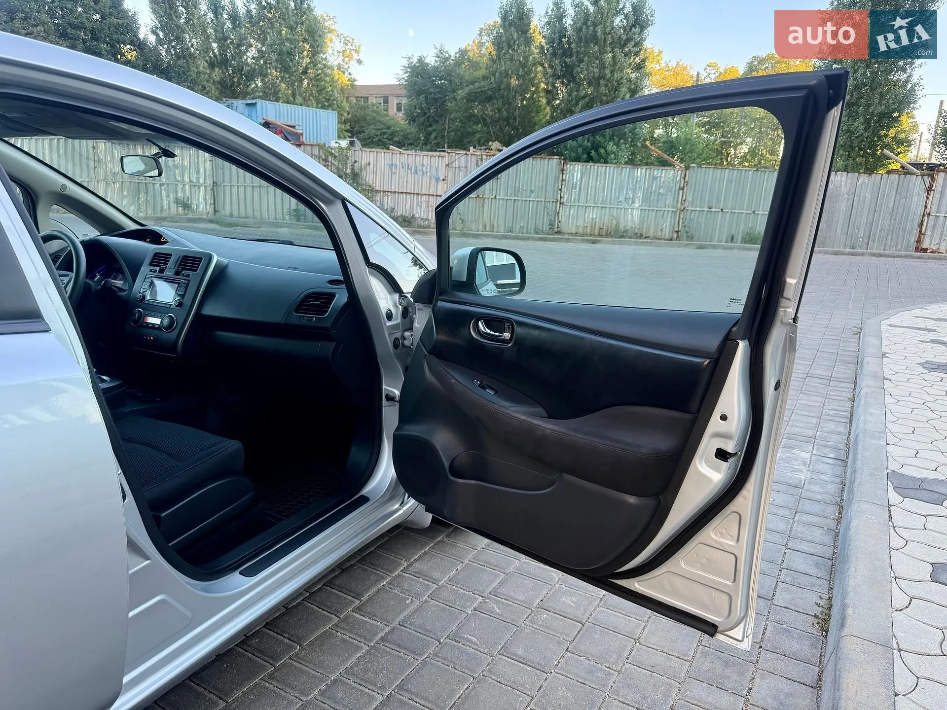 2016 Nissan Leaf - мініатюра 36