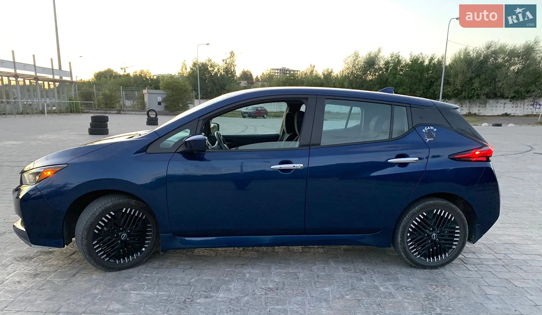 2022 Nissan Leaf - мініатюра 4