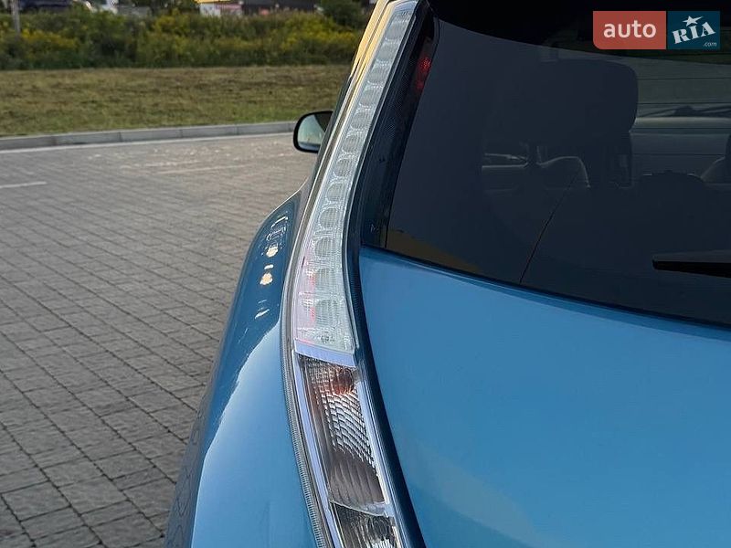 Хэтчбек Nissan Leaf 2013 в Львове