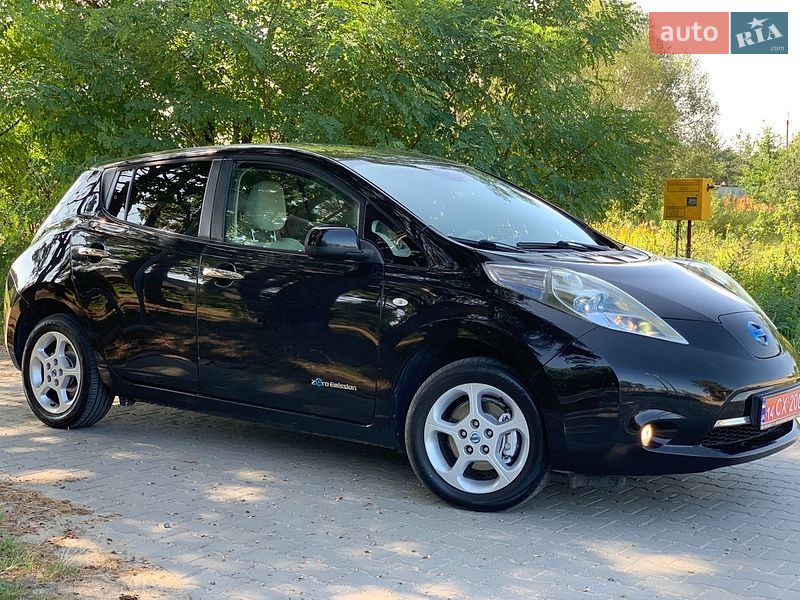 Хэтчбек Nissan Leaf 2012 в Львове