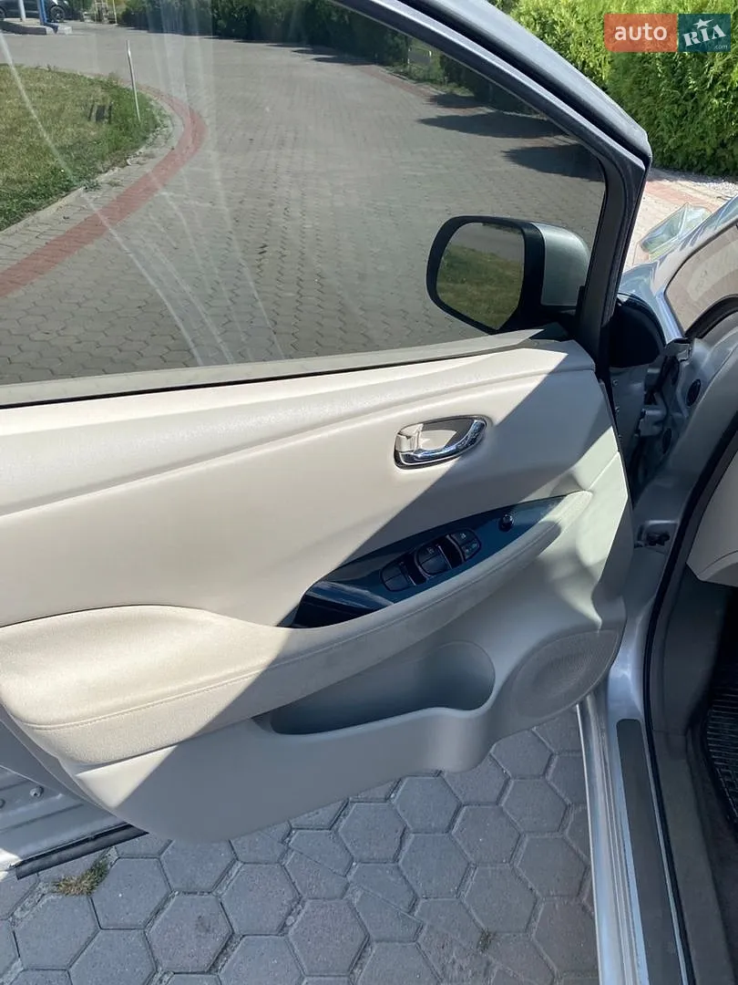 2012 Nissan Leaf - мініатюра 9