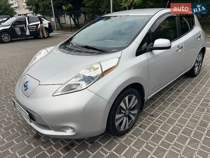 Хэтчбек Nissan Leaf 2013 в Одессе