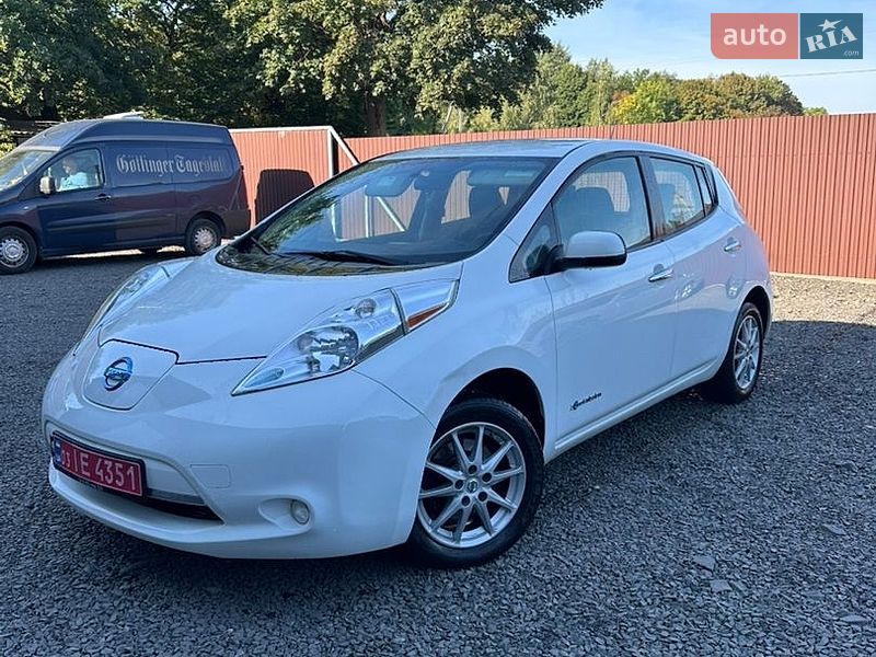 Хэтчбек Nissan Leaf 2015 в Владимирце