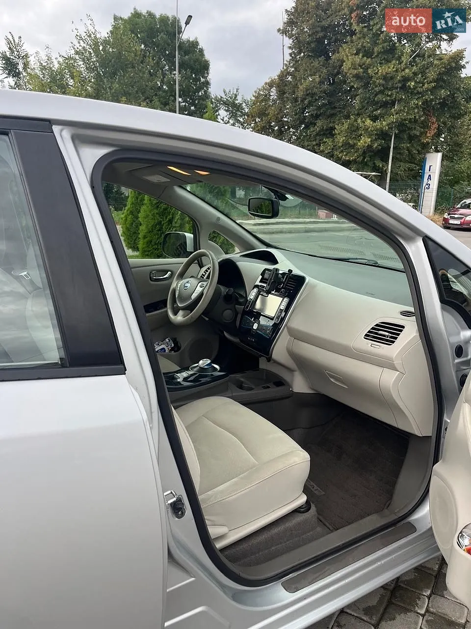 2012 Nissan Leaf - мініатюра 26