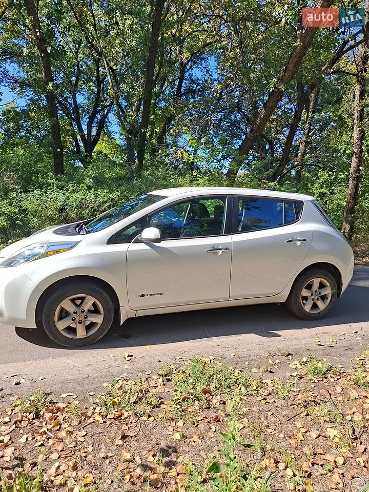 2013 Nissan Leaf - мініатюра 9