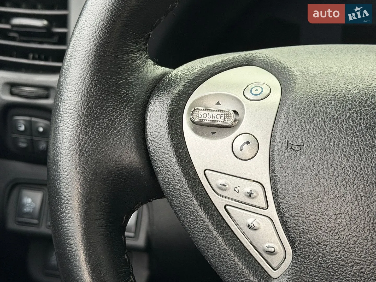 2015 Nissan Leaf - мініатюра 11