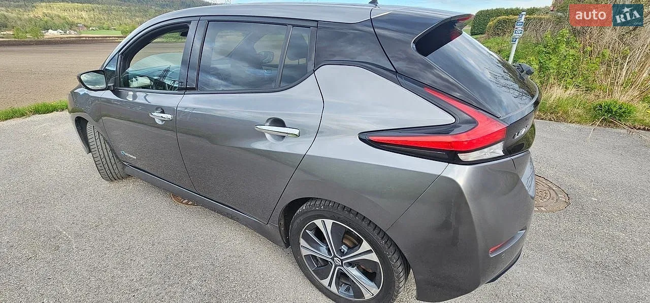 2020 Nissan Leaf - мініатюра 11