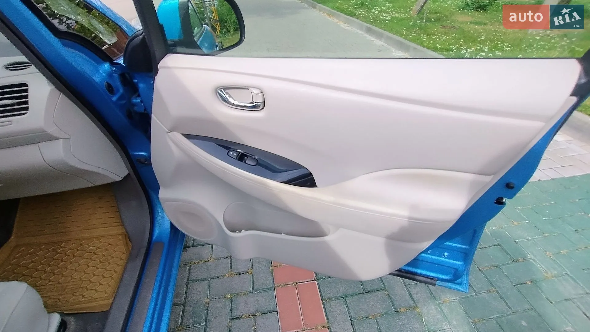 2011 Nissan Leaf - мініатюра 21