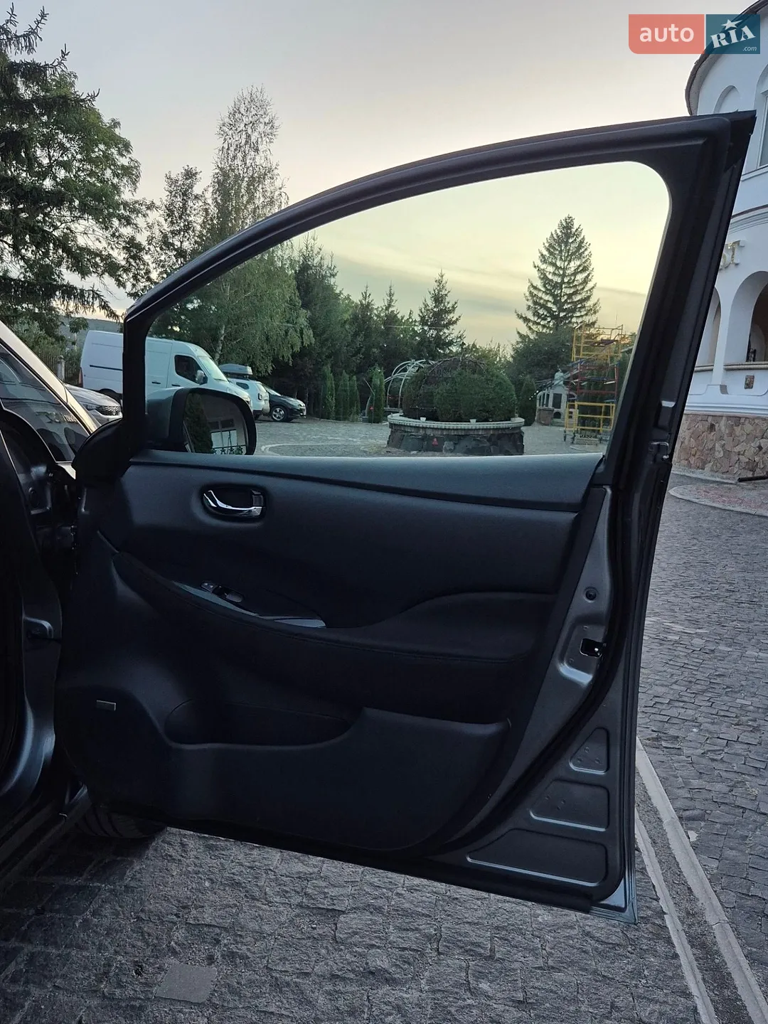 2015 Nissan Leaf - мініатюра 17