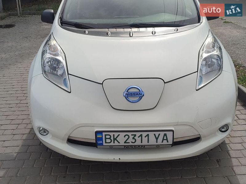 Хэтчбек Nissan Leaf 2015 в Ивано-Франковске фото 2 Хэтчбек Nissan Leaf 2015 в Ивано-Франковске