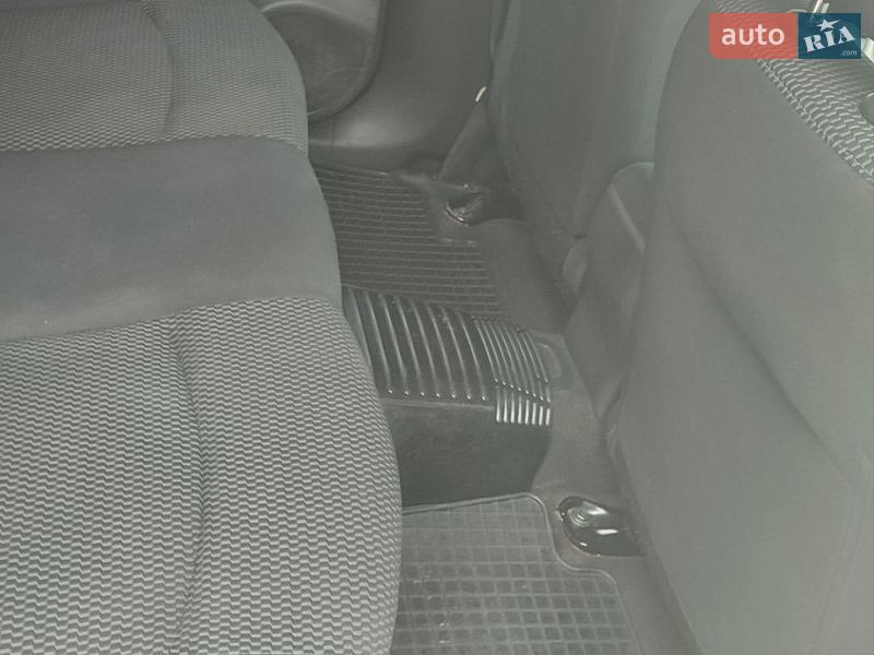 Хэтчбек Nissan Leaf 2015 в Ивано-Франковске фото 7 Хэтчбек Nissan Leaf 2015 в Ивано-Франковске