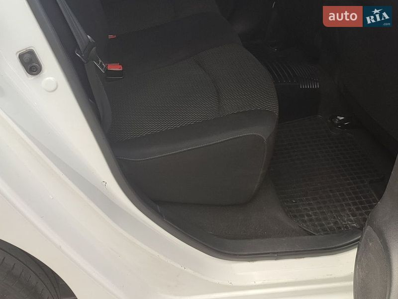 Хэтчбек Nissan Leaf 2015 в Ивано-Франковске фото 6 Хэтчбек Nissan Leaf 2015 в Ивано-Франковске