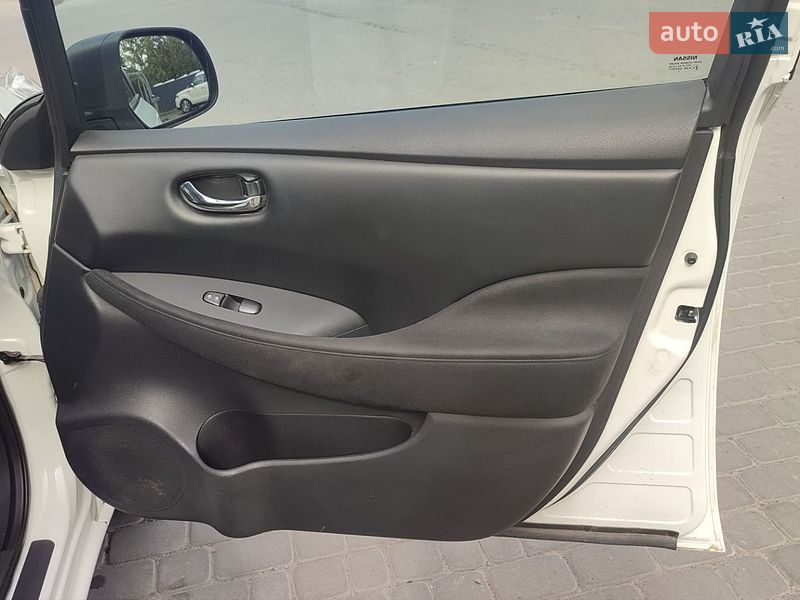 Хэтчбек Nissan Leaf 2015 в Ивано-Франковске фото 15 Хэтчбек Nissan Leaf 2015 в Ивано-Франковске