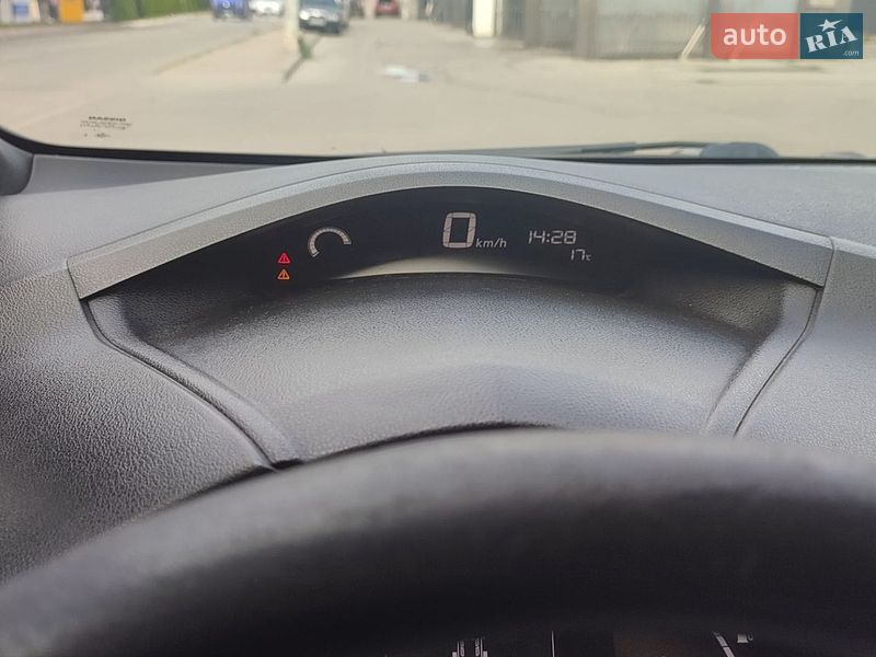 Хэтчбек Nissan Leaf 2015 в Ивано-Франковске фото 17 Хэтчбек Nissan Leaf 2015 в Ивано-Франковске