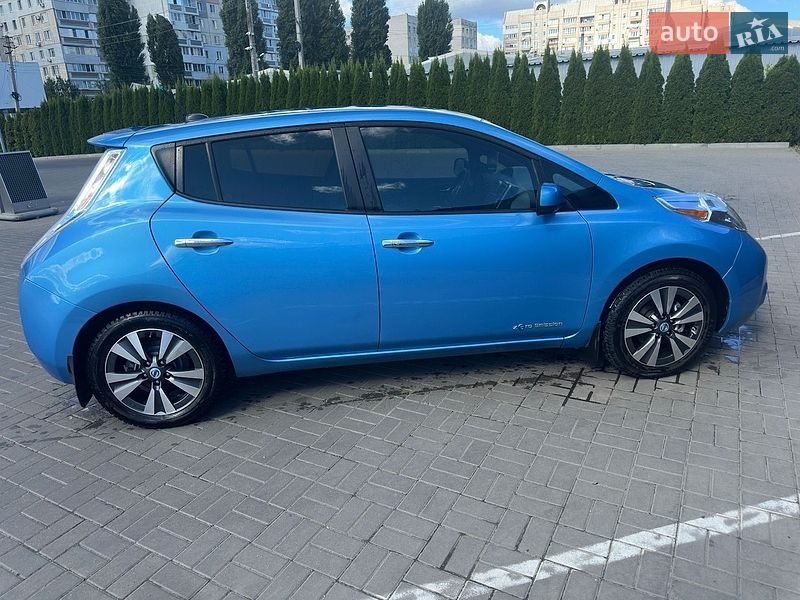 Хетчбек Nissan Leaf 2013 в Черкасах фото 2 Хетчбек Nissan Leaf 2013 в Черкасах