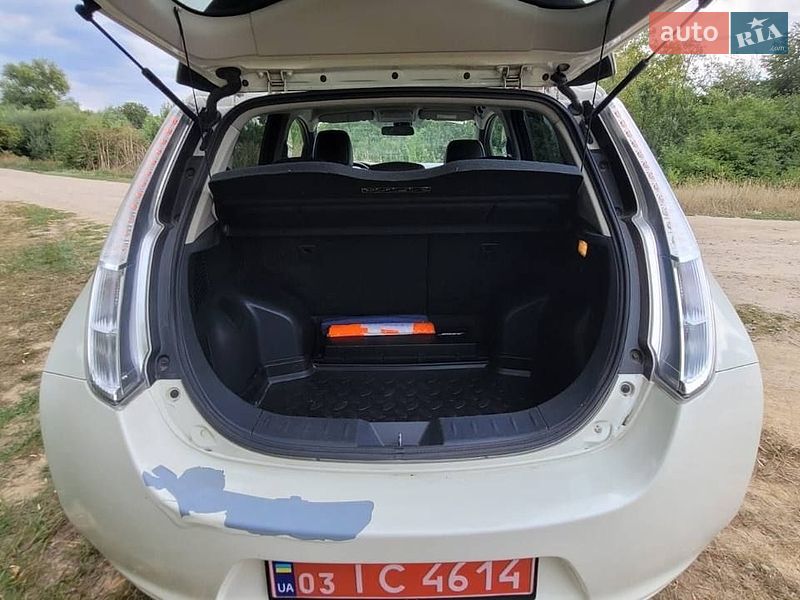 Хетчбек Nissan Leaf 2015 в Умані